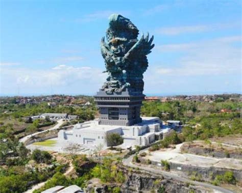  The Garuda Wisnu Kencana: A Majestic Fusion of Myth and Monumentality